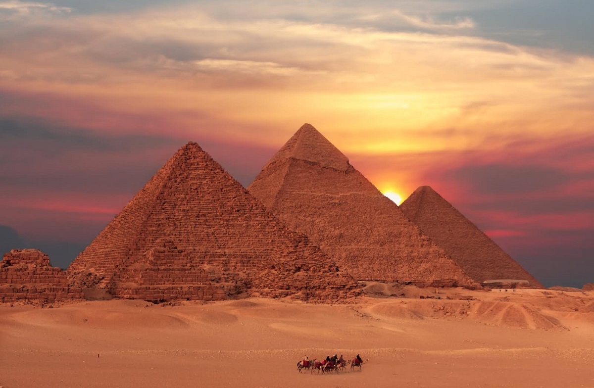 Piramidele și vederea